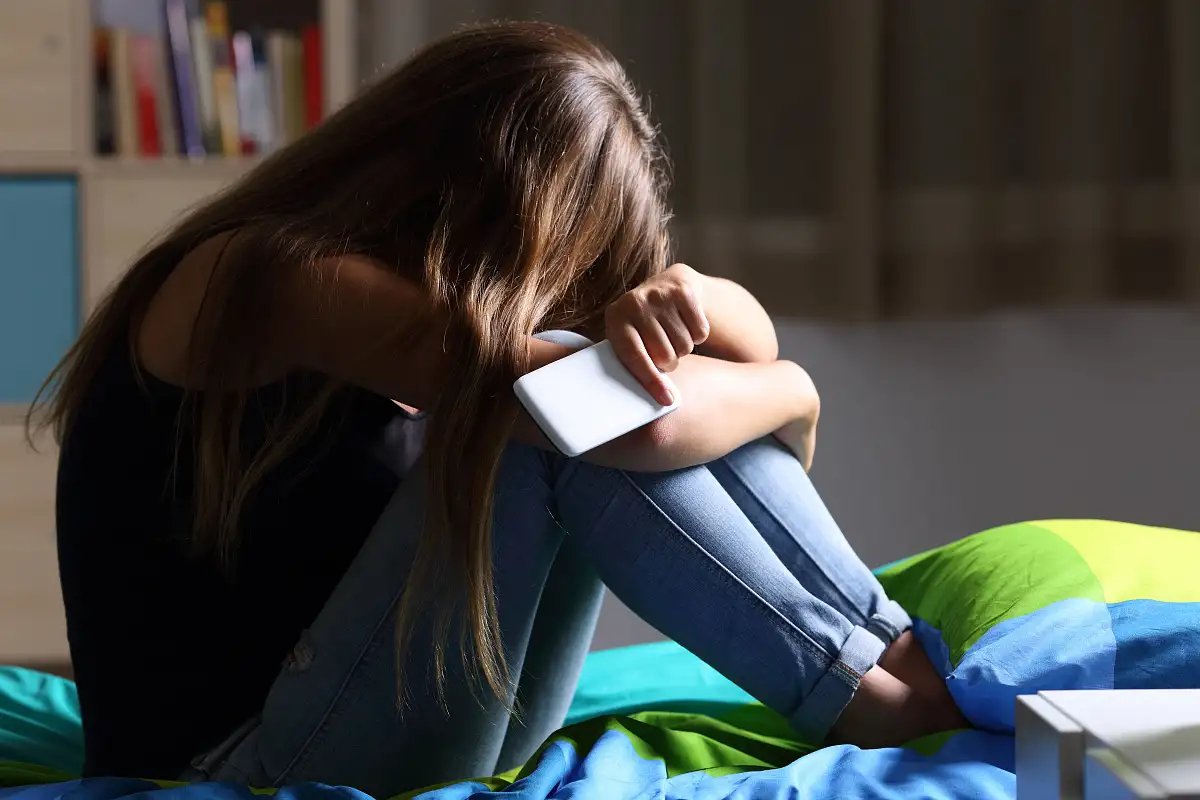 Gameverslaving slaapproblemen en eenzaamheid onder jongeren