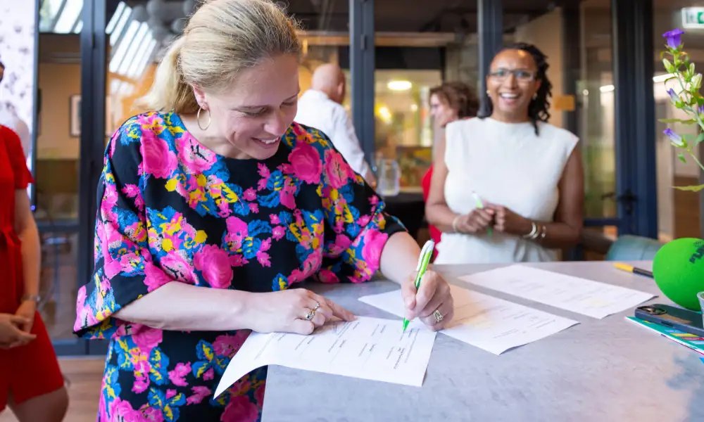 Samenwerkingsovereenkomst Jonge Kind Rotterdam Zuid Foto Rhalda Jansen Fotografie