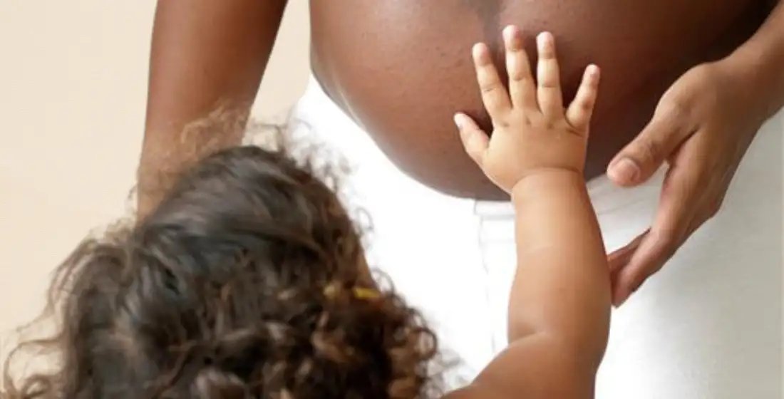 Broertje of zusje voorbereiden op baby 1